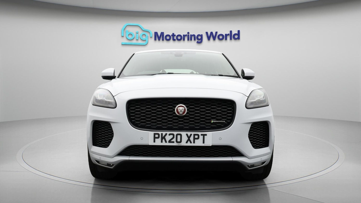 Used Jaguar E-Pace 2020 for sale - 76380827: Photo 2