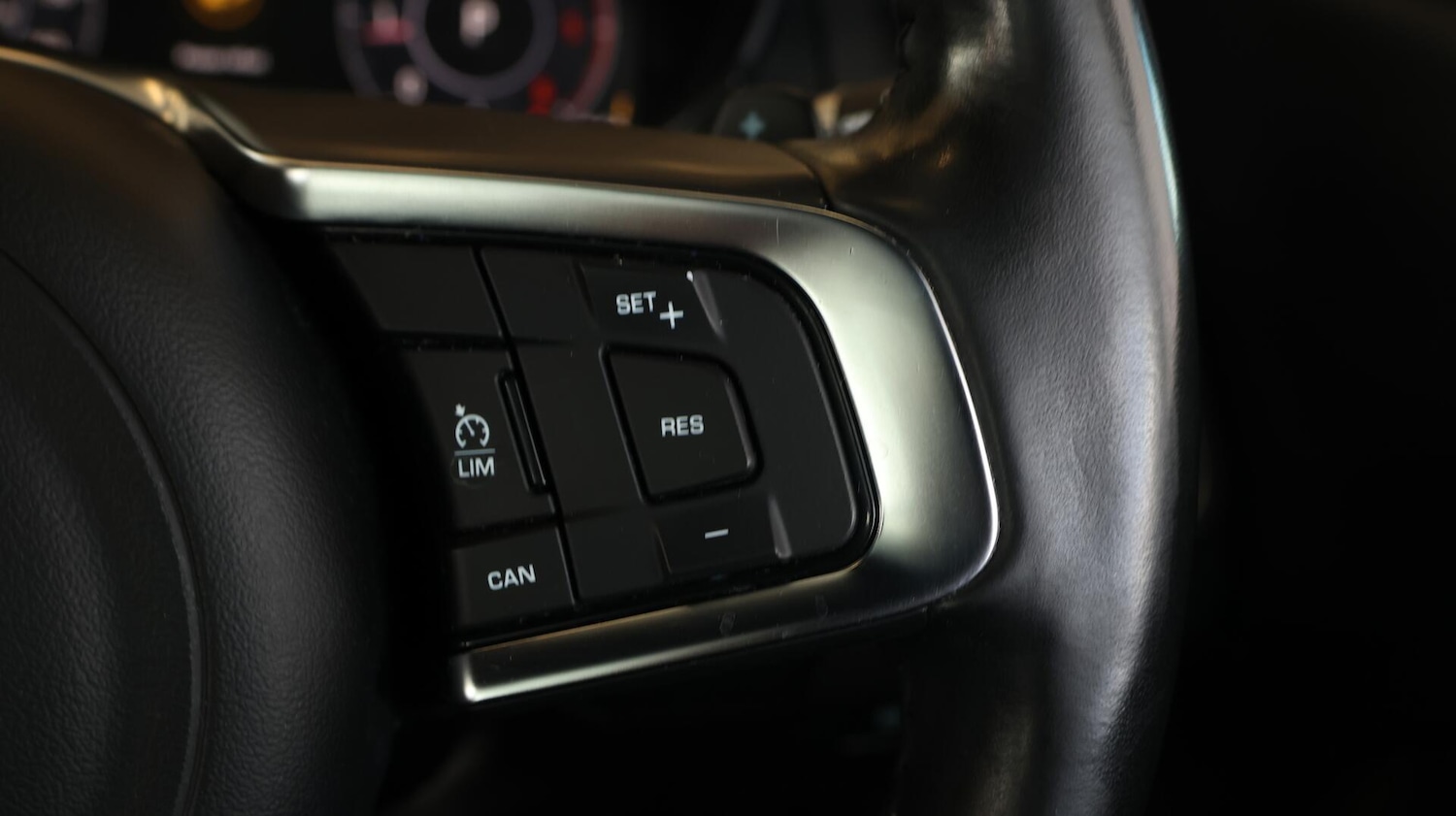 Used Jaguar E-Pace 2020 for sale - 76380827: Photo 24
