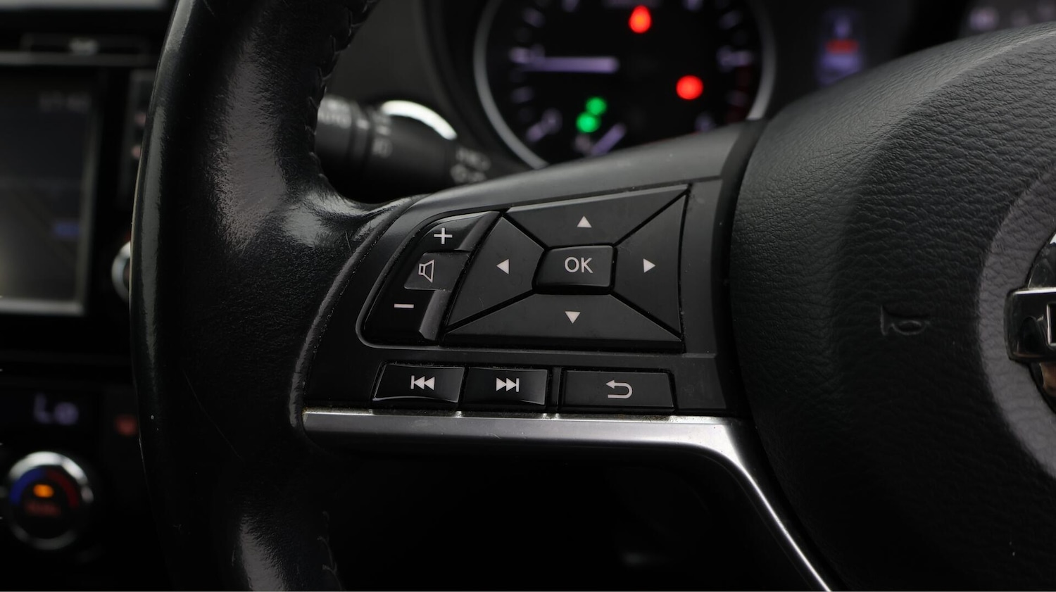 Used Nissan Qashqai for sale - 76727562: Photo 23