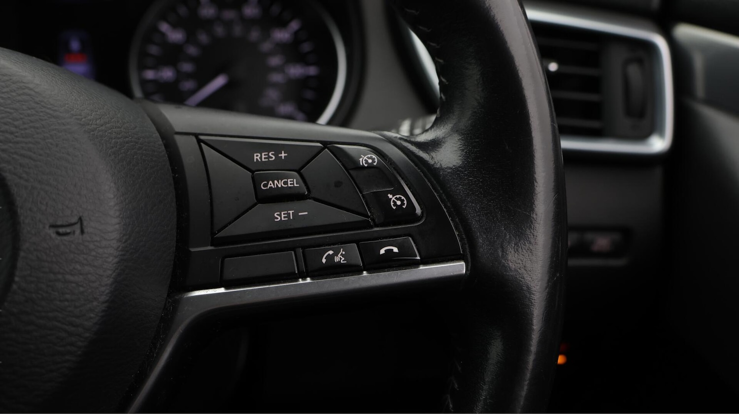 Used Nissan Qashqai for sale - 76727562: Photo 24