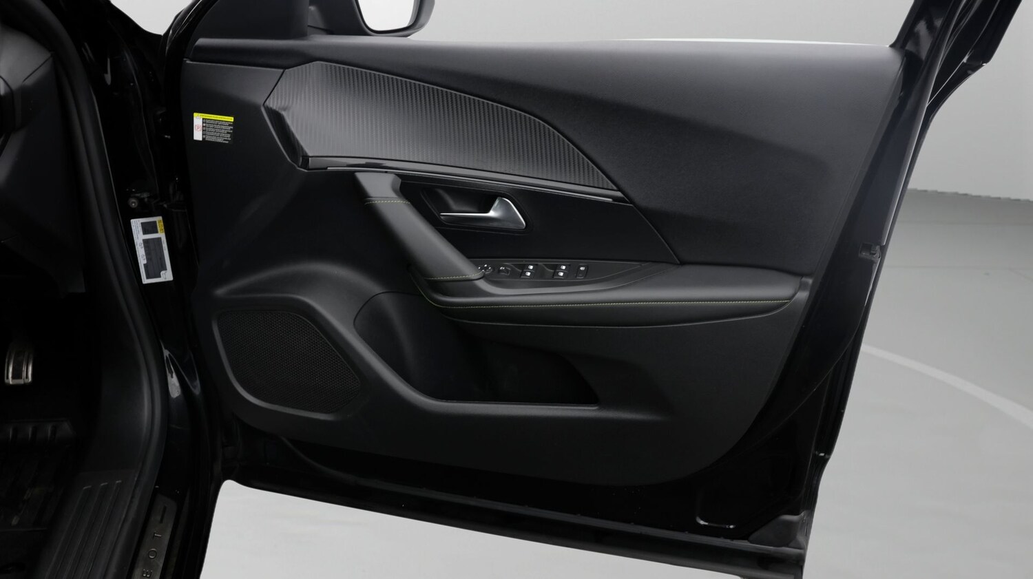 Used Peugeot 2008 2023 for sale - 77619298: Photo 15