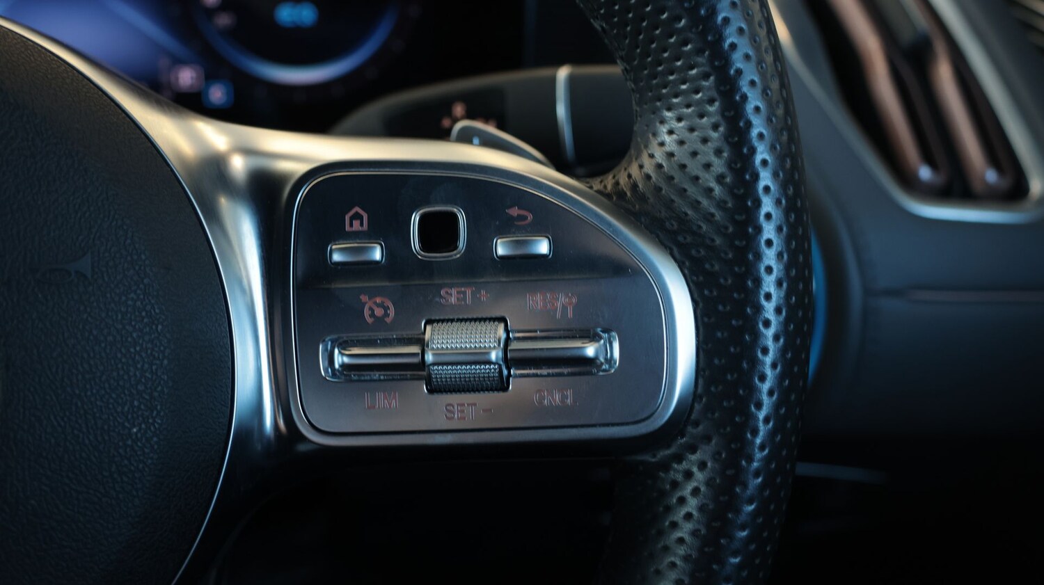 Used Mercedes-Benz EQC for sale - 77921122: Photo 25