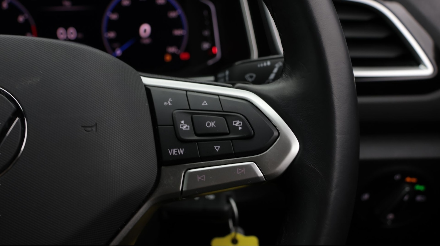 Used Volkswagen T-Roc 2024 for sale - 77654422: Photo 22