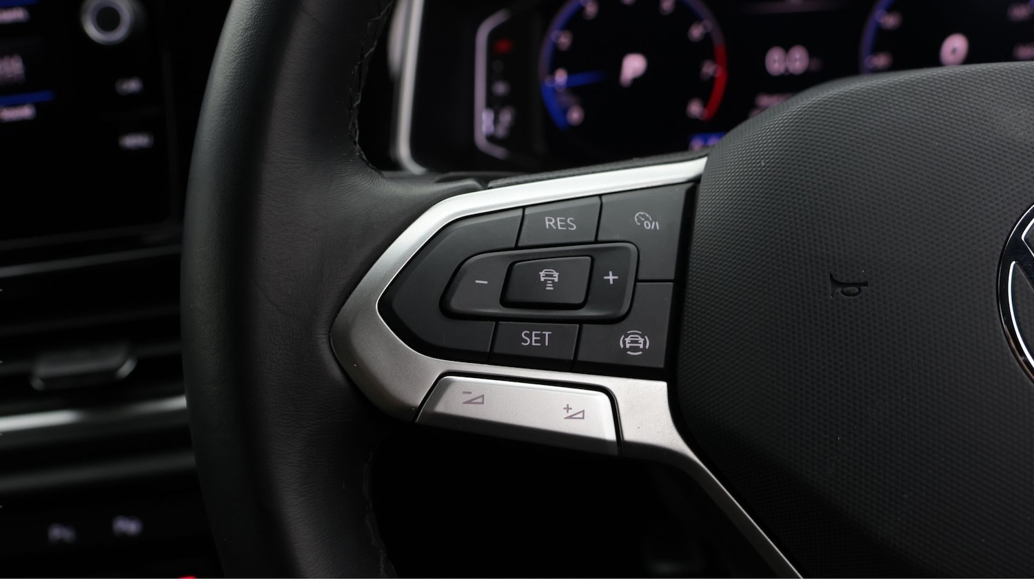 Used Volkswagen T-Roc 2024 for sale - 77654422: Photo 23