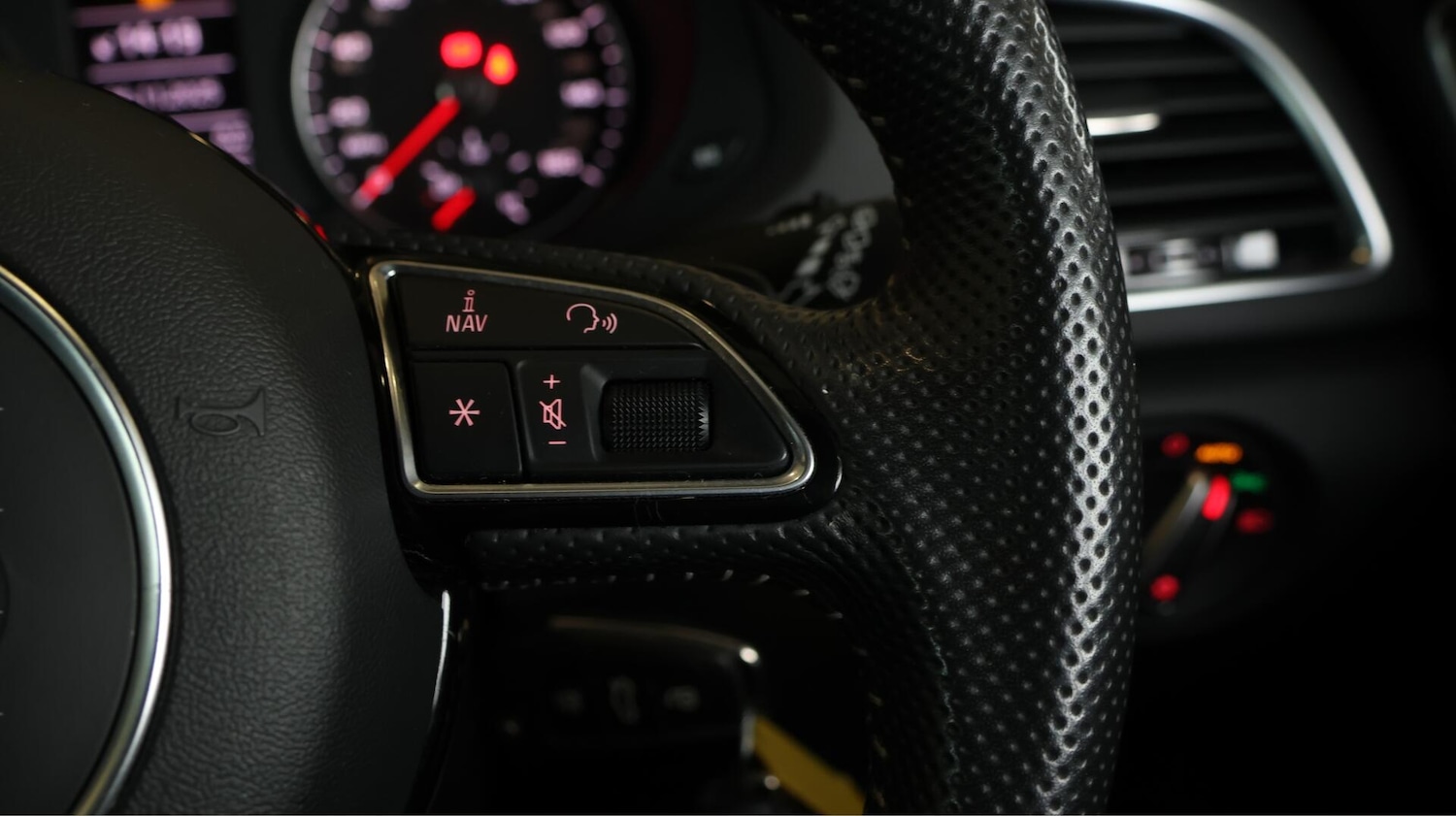 Used Audi Q3 for sale - 76729007: Photo 24