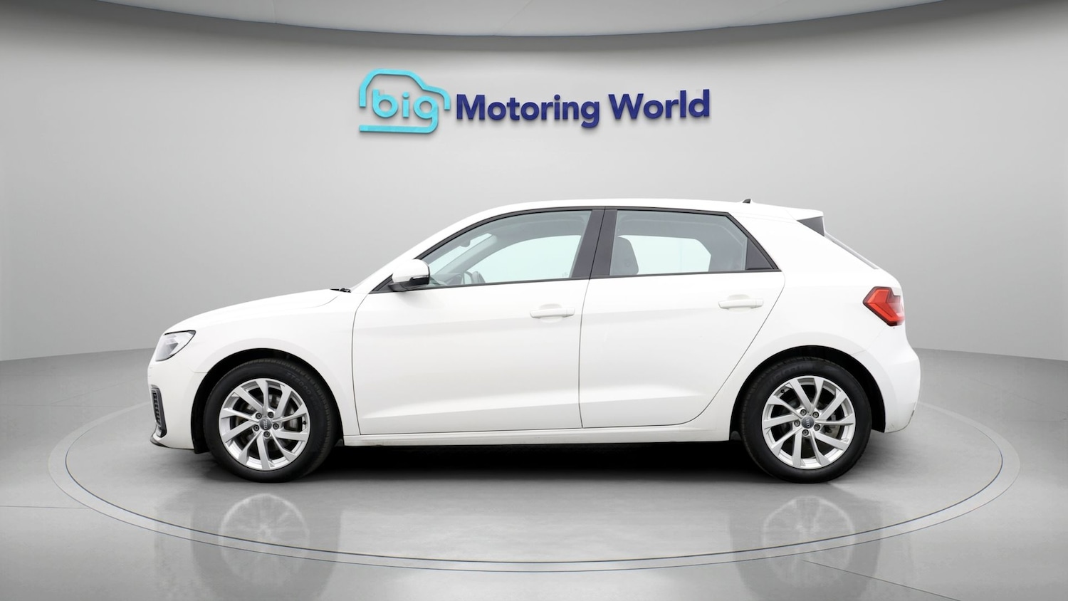 Used Audi A1 for sale - 77236132: Photo 4