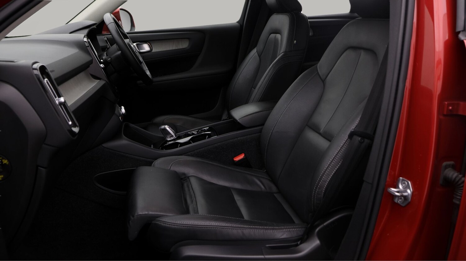 Used Volvo XC40 2021 for sale - 77106160: Photo 14