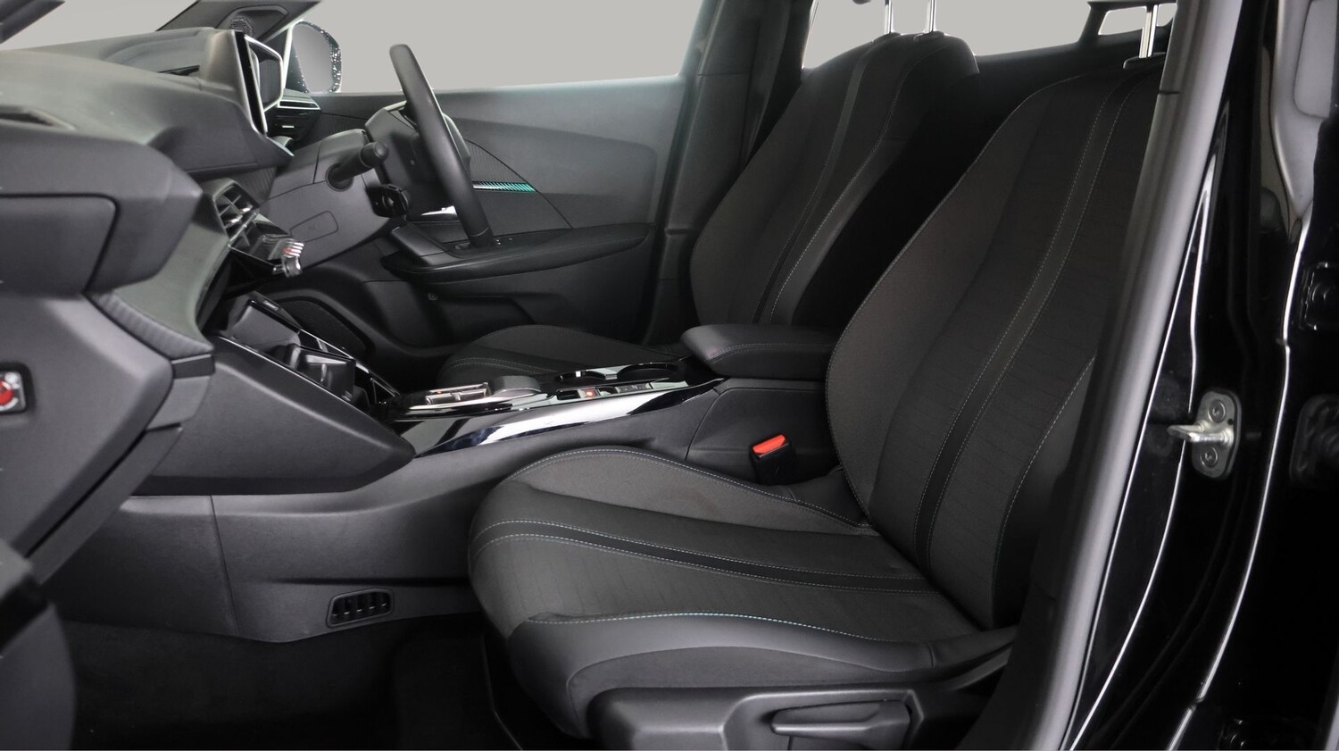 Used Peugeot 2008 2023 for sale - 77617621: Photo 14