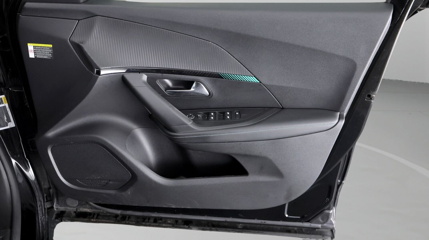 Used Peugeot 2008 2023 for sale - 77617621: Photo 15