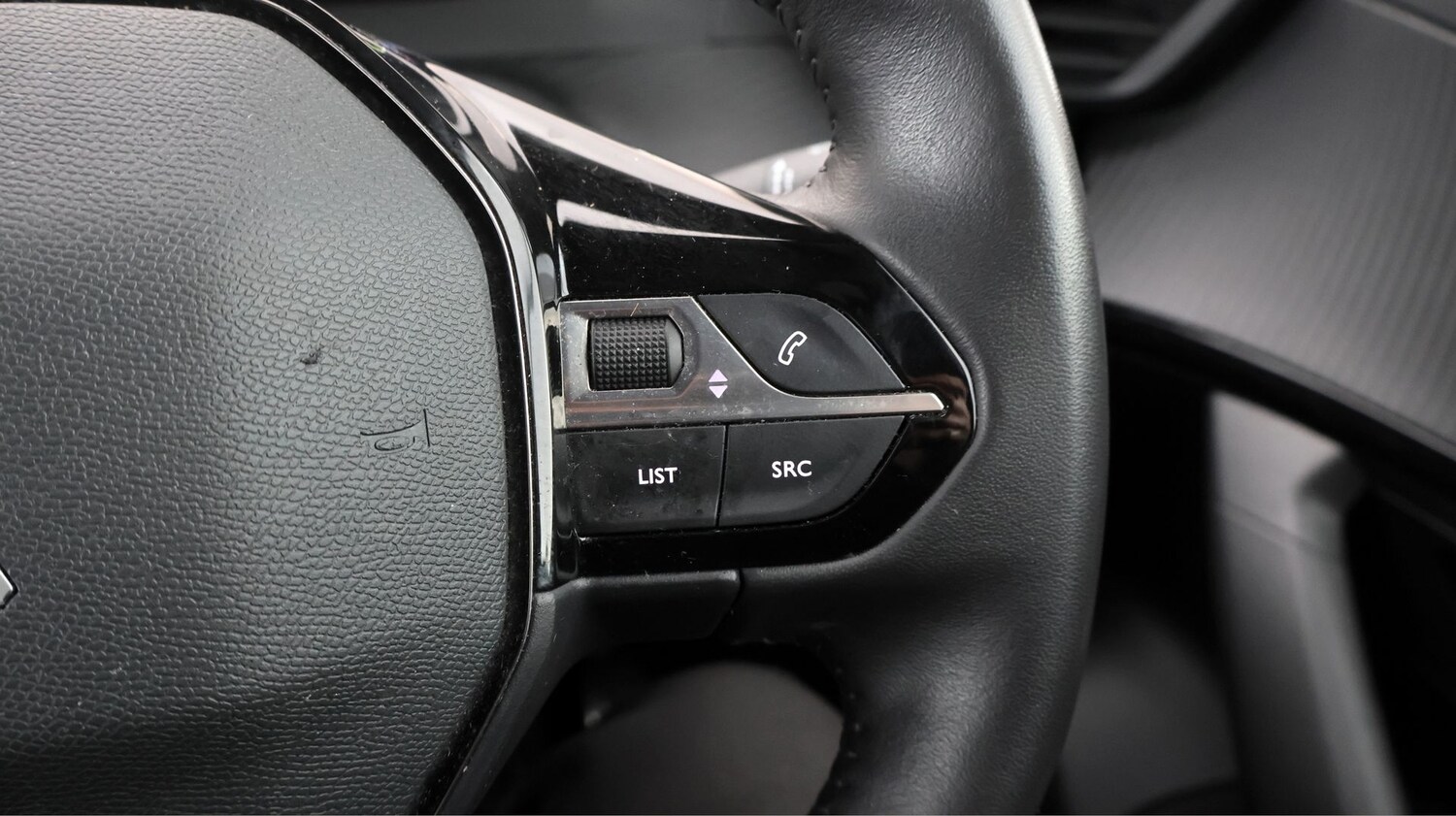 Used Peugeot 2008 2023 for sale - 77617621: Photo 22