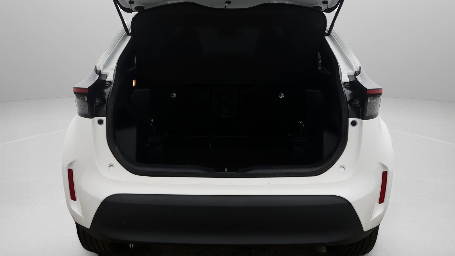 Used Toyota Yaris Cross 2022 for sale - 77403802: Photo 17