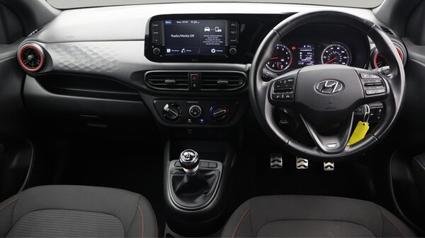 Used Hyundai i10 2021 for sale - 76109582: Photo 14