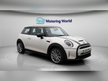 Used MINI Hatch 2023 for sale - 77031049: Photo