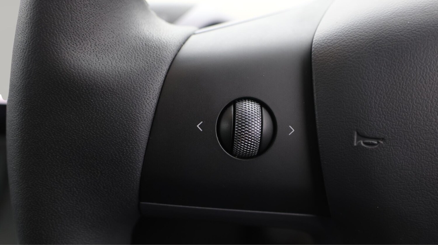 Used Tesla Model Y 2023 for sale - 76528011: Photo 23