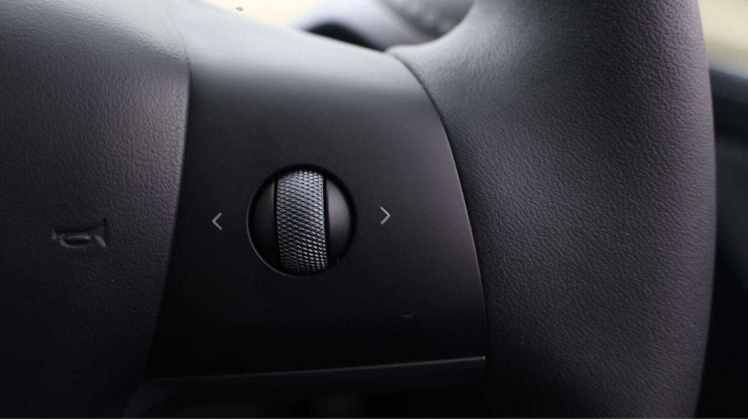 Used Tesla Model Y 2023 for sale - 76528011: Photo 24