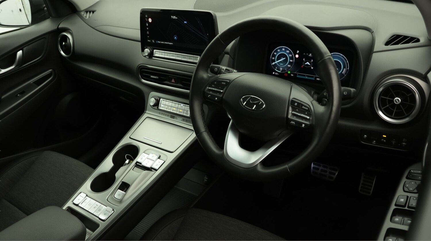 Used Hyundai KONA 2023 for sale - 77695077: Photo 9