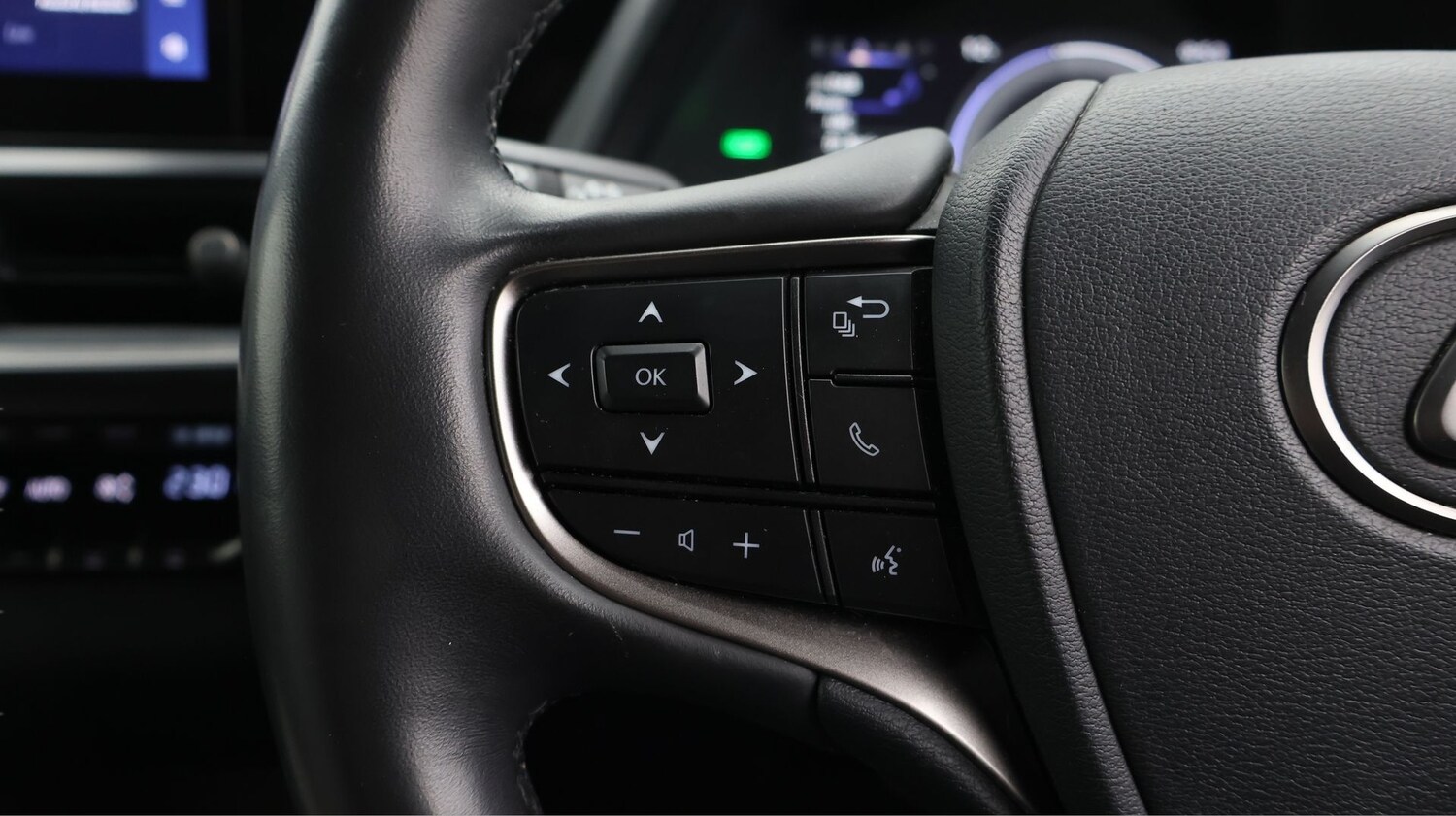 Used Lexus UX for sale - 77475690: Photo 24