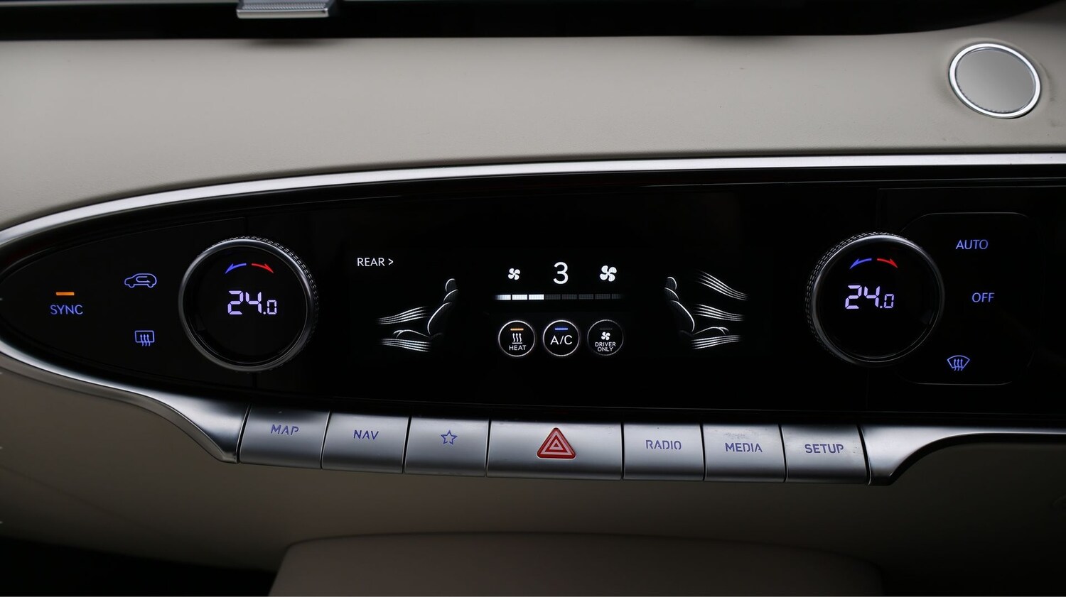 Used Genesis GV70 2023 for sale - 77562475: Photo 12