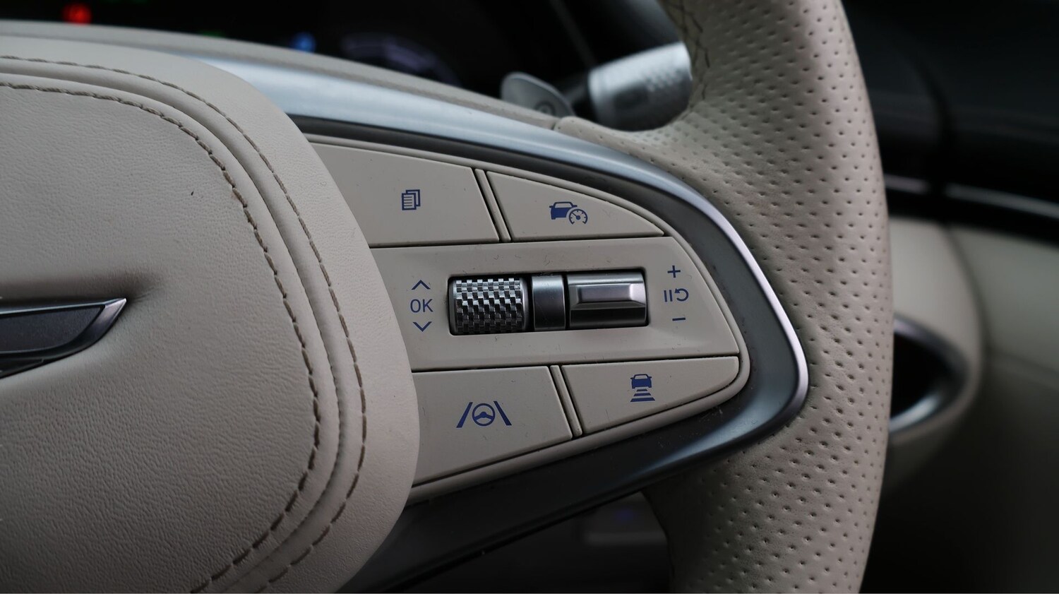 Used Genesis GV70 2023 for sale - 77562475: Photo 25