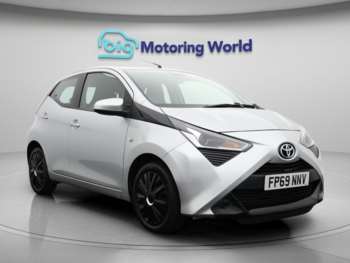 2019 (69) - 1.0 VVT-i x-play Hatchback 5dr Petrol Manual Euro 6 (71 ps)