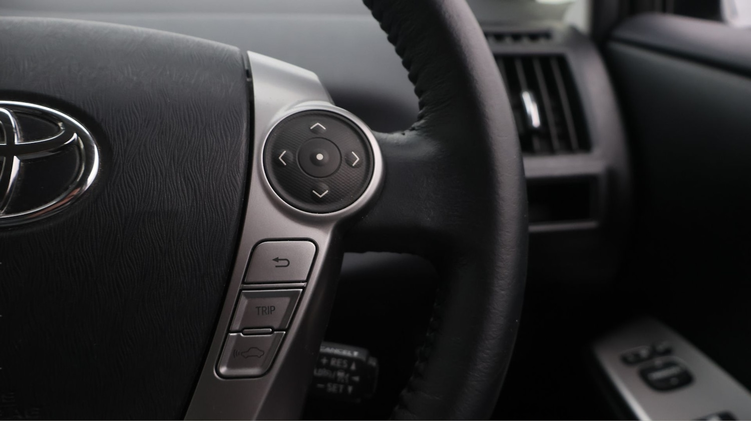 Used Toyota Prius+ 2020 for sale - 77482331: Photo 25