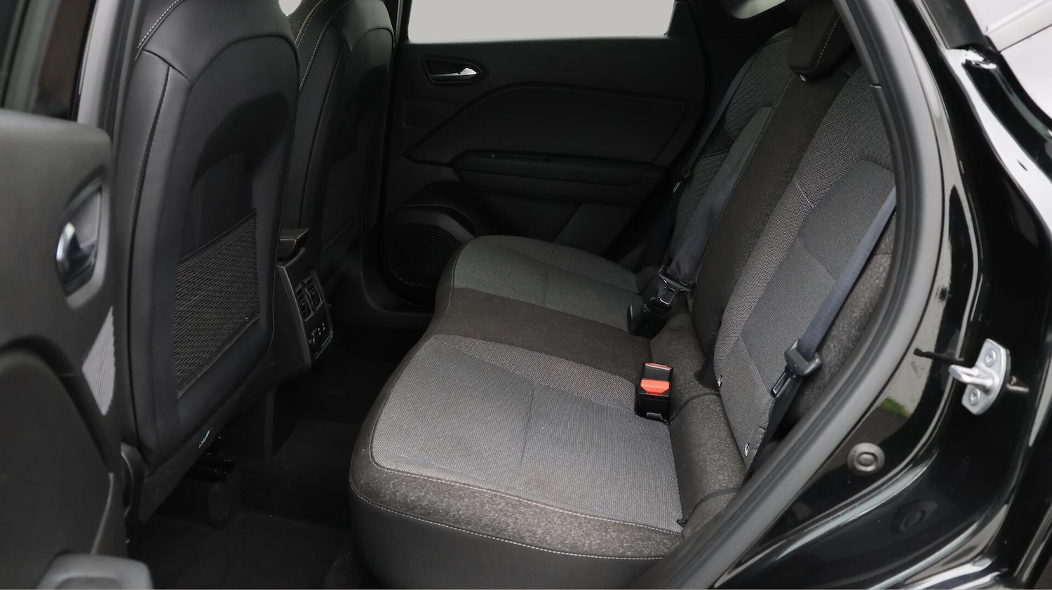 Used Renault Captur 2025 for sale - 76370968: Photo 17