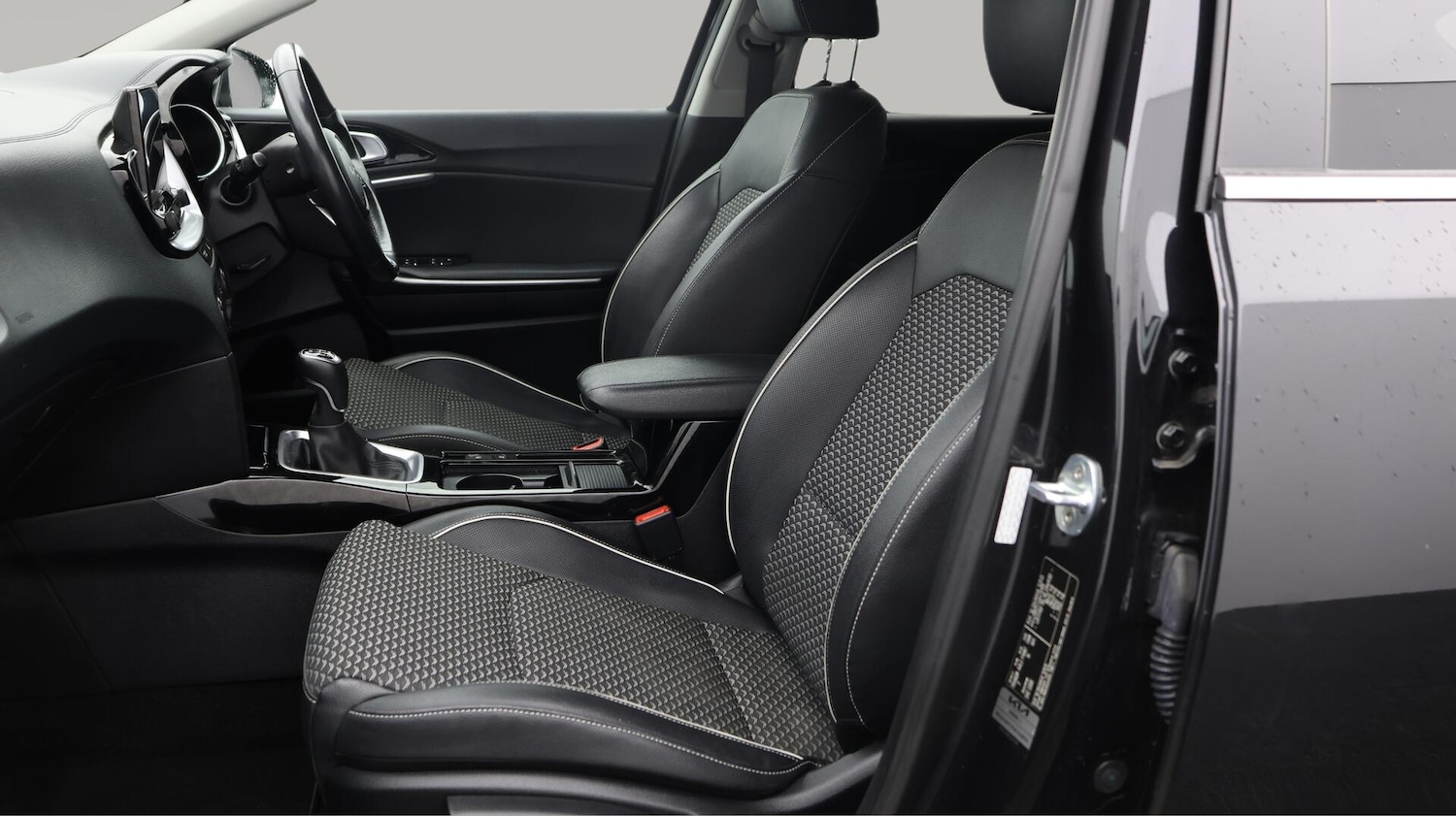 Used Kia XCeed 2022 for sale - 76484848: Photo 15