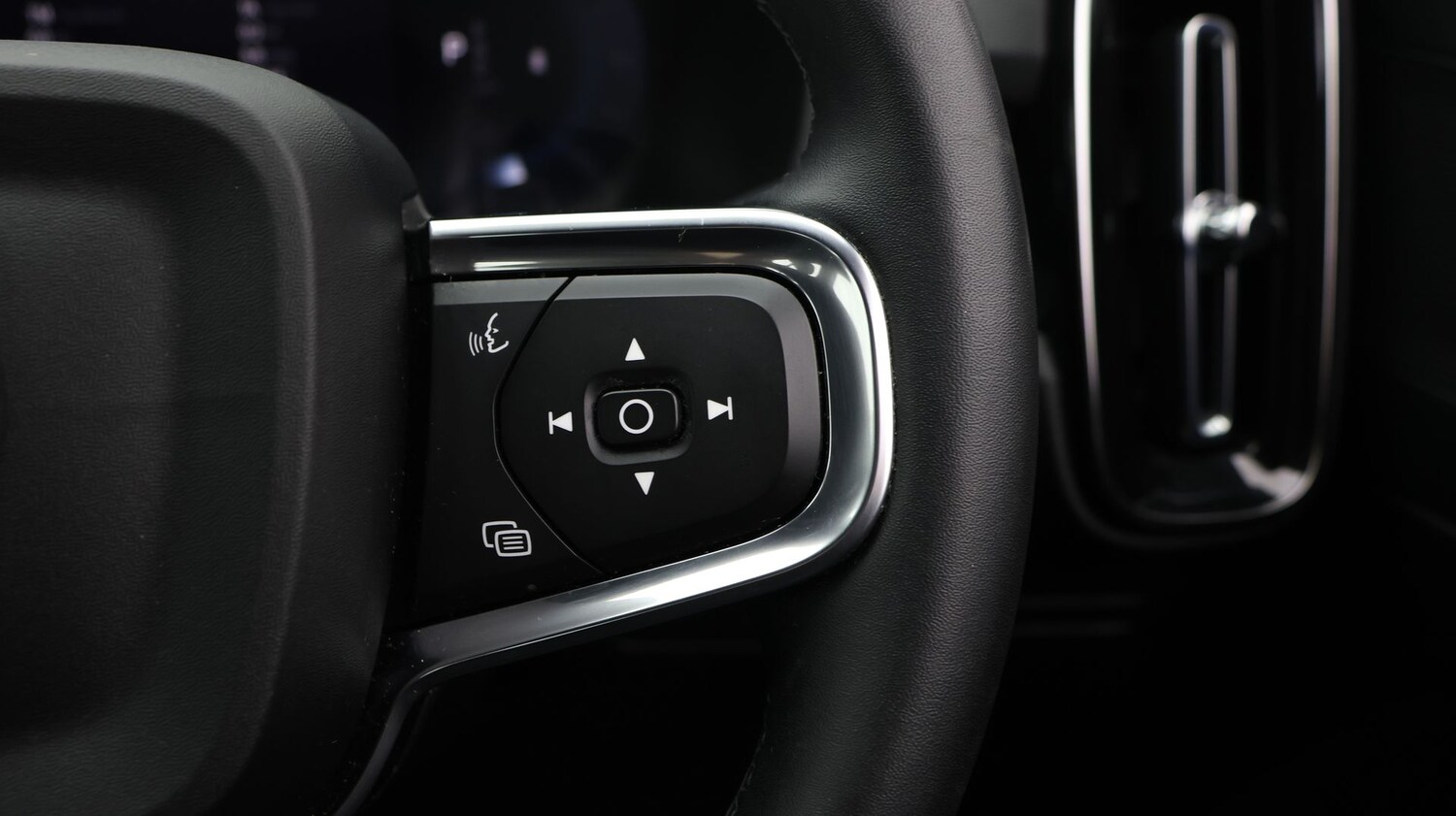 Used Volvo XC40 2025 for sale - 77493870: Photo 22