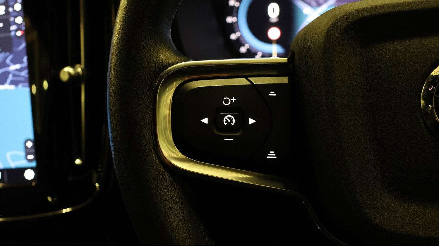 Used Volvo XC40 2022 for sale - 77378335: Photo 22