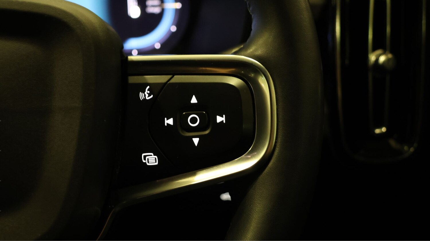 Used Volvo XC40 2022 for sale - 77378335: Photo 23