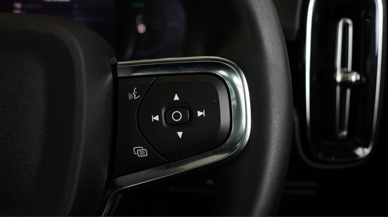 Used Volvo XC40 2022 for sale - 77681941: Photo 21