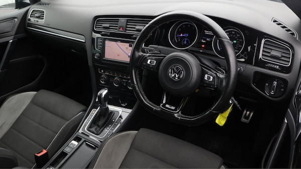 Used Volkswagen Golf 2017 for sale - 76136942: Photo 11