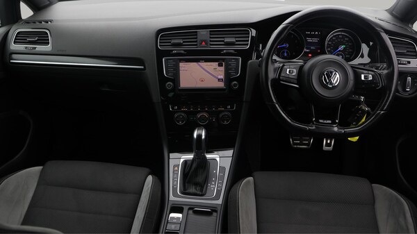 Used Volkswagen Golf 2017 for sale - 76136942: Photo 19