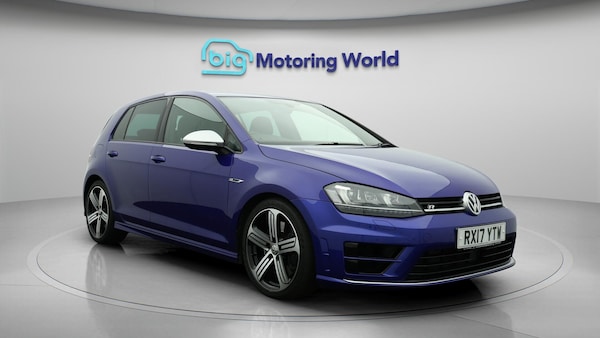 Used Volkswagen Golf 2017 for sale - 76136942: Photo 2