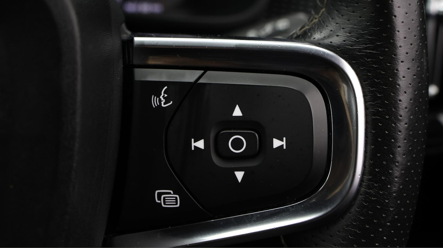 Used Volvo XC40 2021 for sale - 76485746: Photo 25