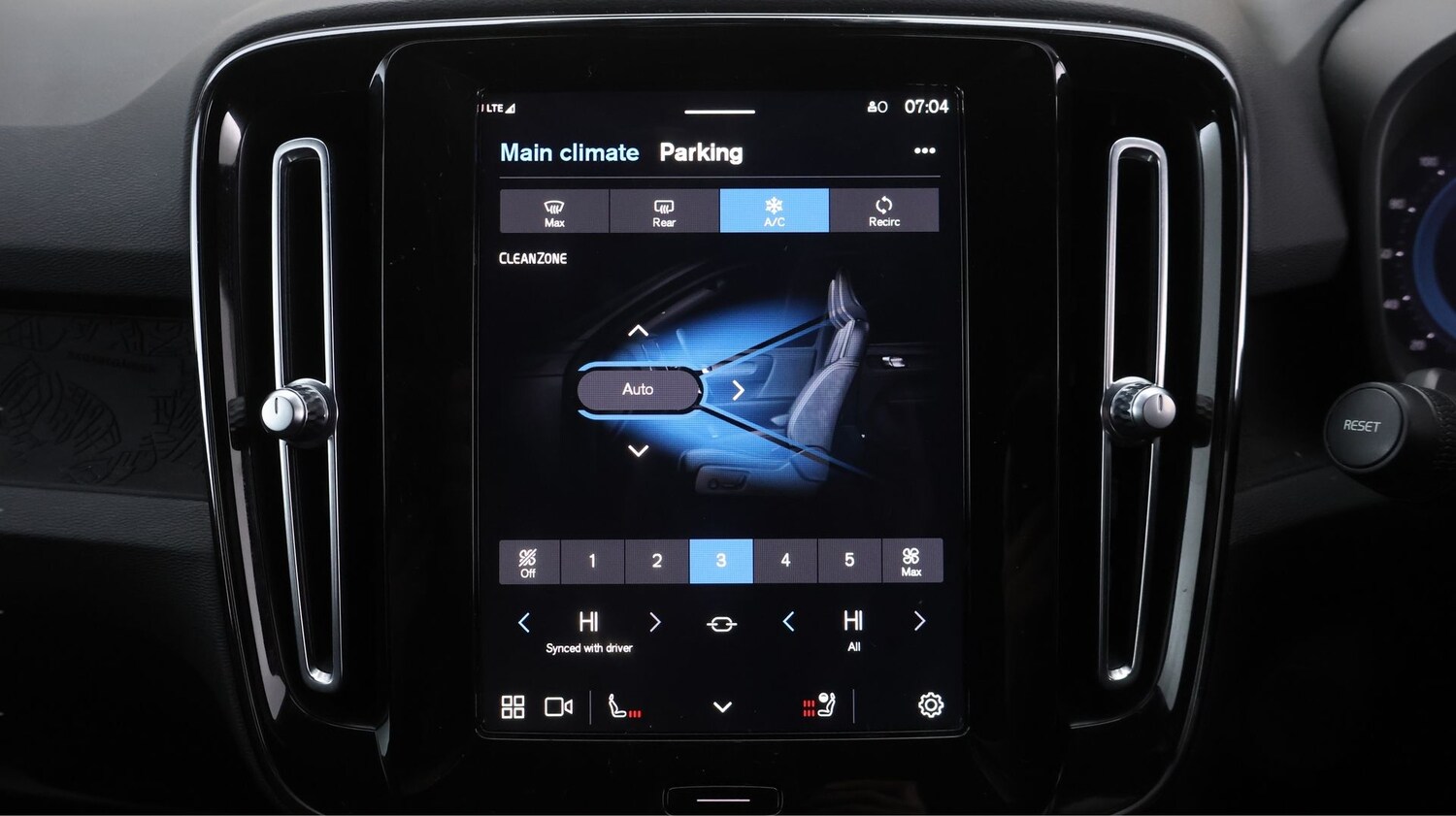 Used Volvo XC40 2022 for sale - 77532192: Photo 11