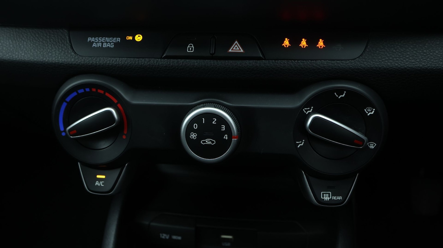 Used Kia Stonic 2021 for sale - 77276832: Photo 12