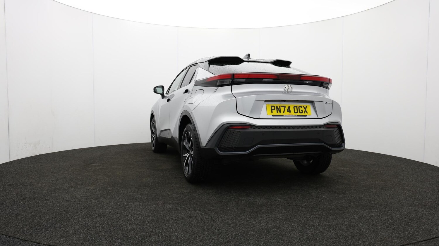 Used Toyota C-HR 2024 for sale - 76620280: Photo 34