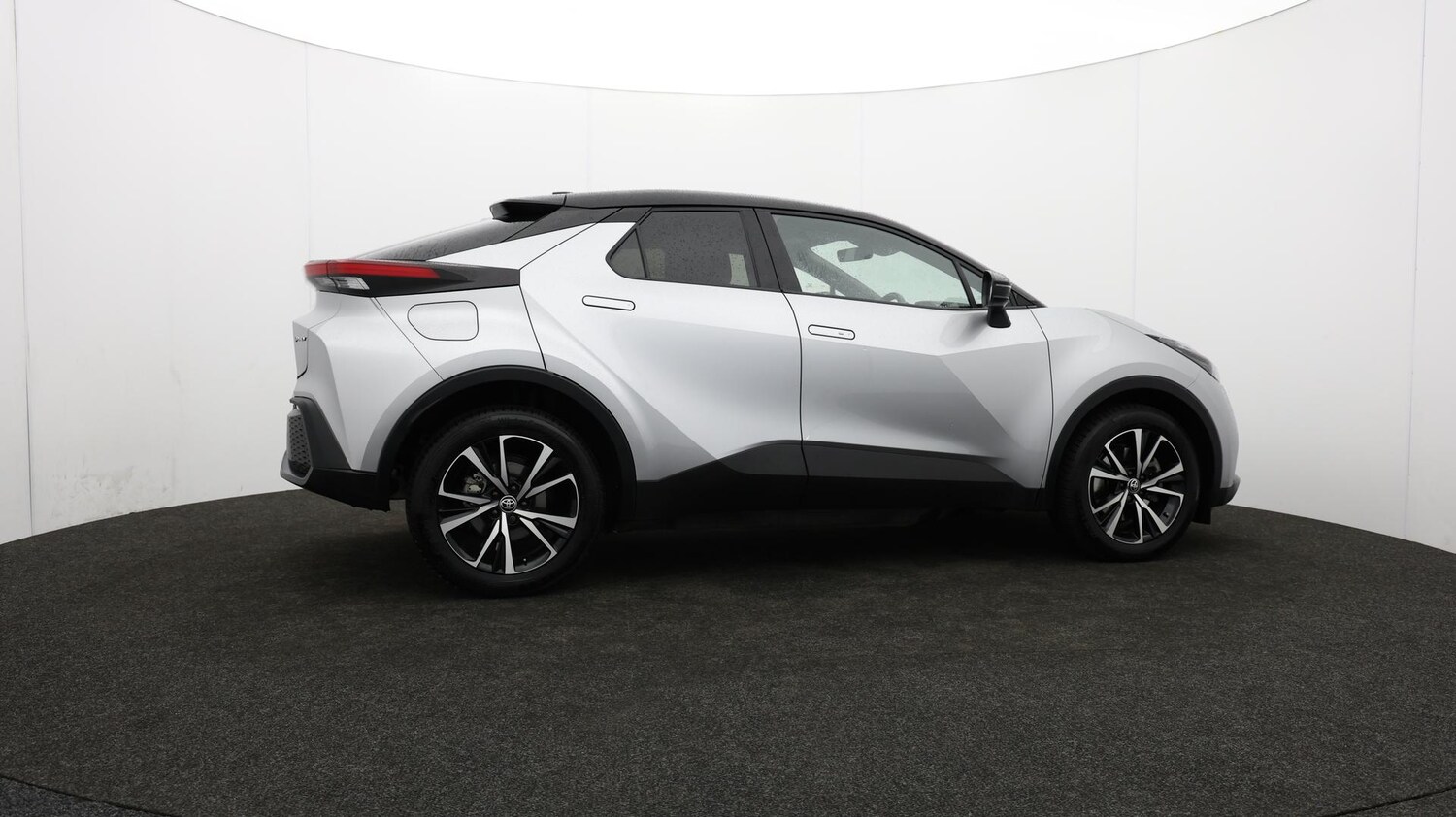 Used Toyota C-HR 2024 for sale - 76620280: Photo 40