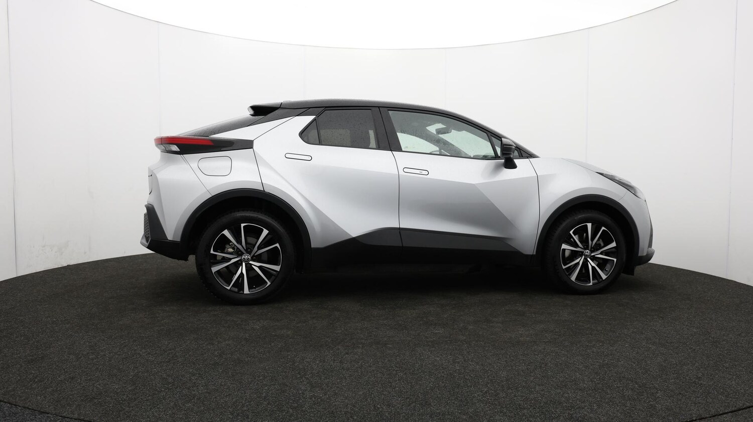 Used Toyota C-HR 2024 for sale - 76620280: Photo 41