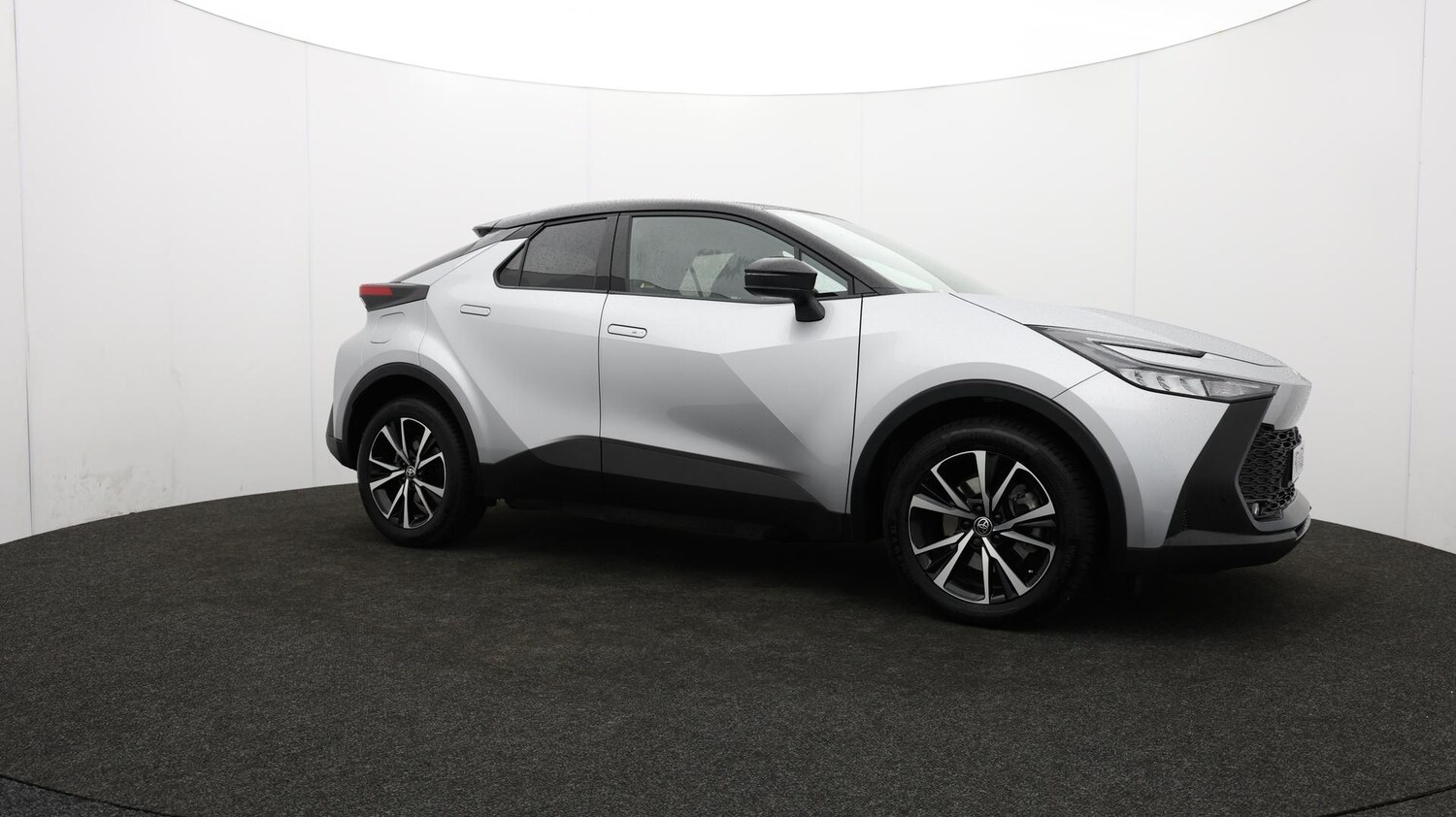 Used Toyota C-HR 2024 for sale - 76620280: Photo 48