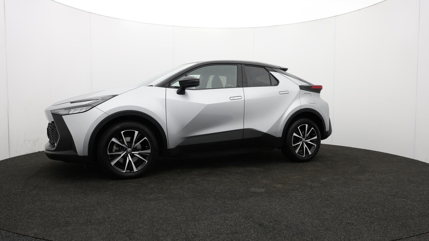 Used Toyota C-HR 2024 for sale - 76620280: Photo 67