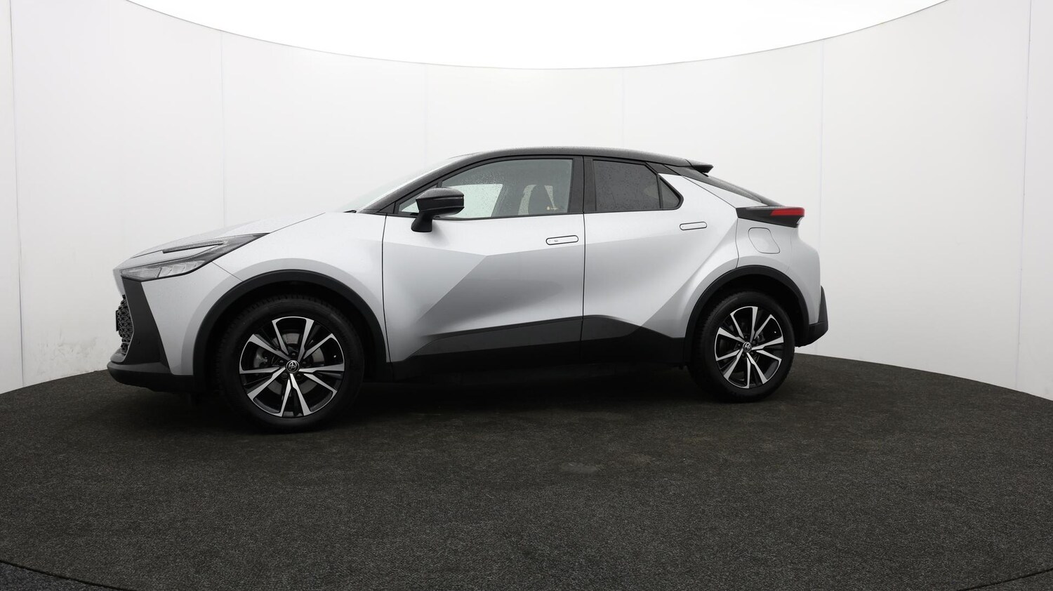 Used Toyota C-HR 2024 for sale - 76620280: Photo 69