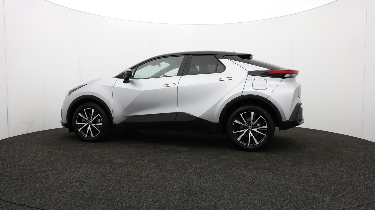 Used Toyota C-HR 2024 for sale - 76620280: Photo 74