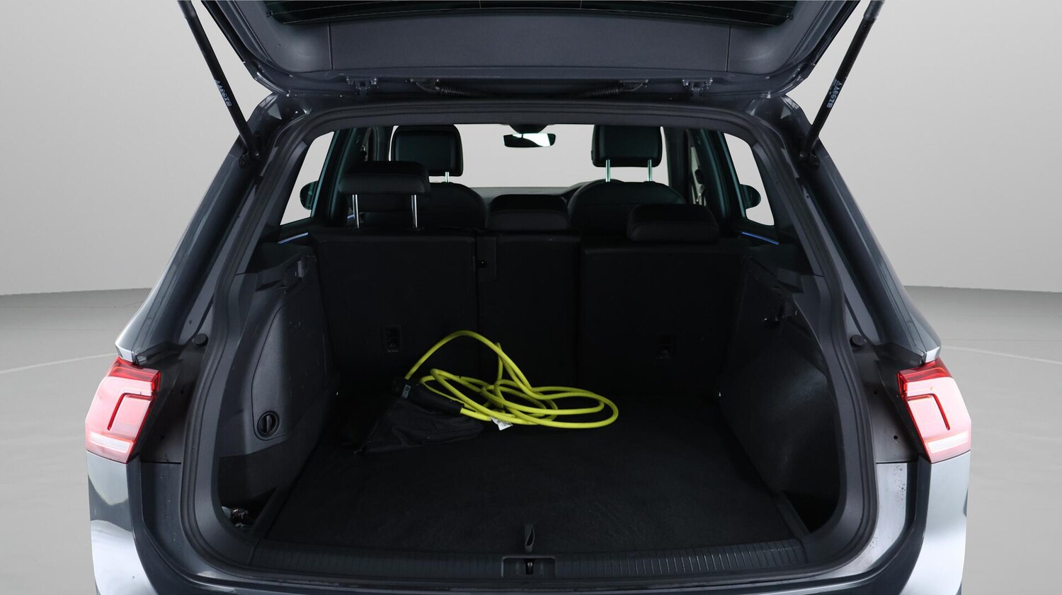 Used Volkswagen Tiguan 2023 for sale - 76408936: Photo 18