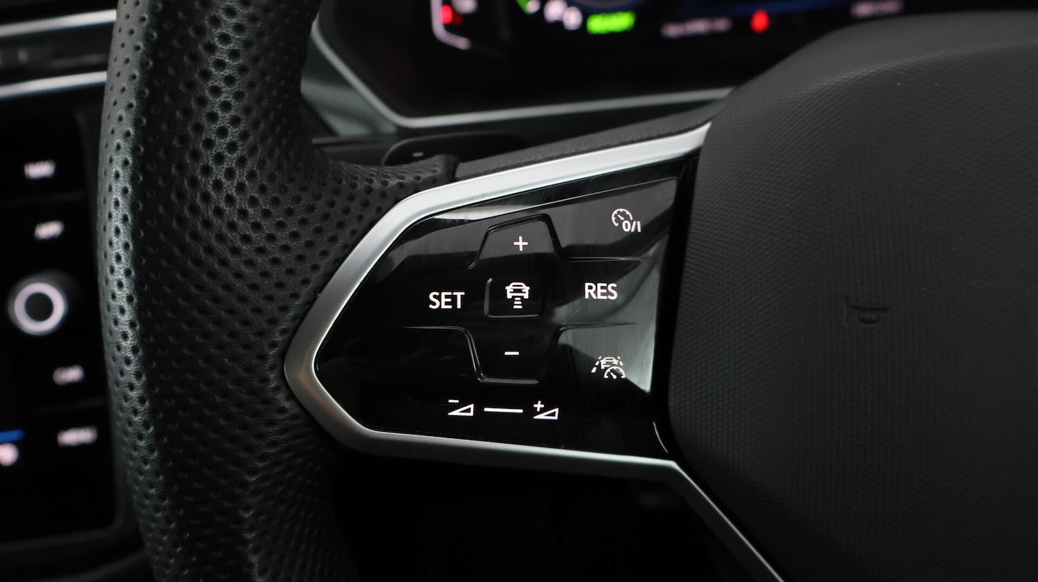 Used Volkswagen Tiguan 2023 for sale - 76408936: Photo 23