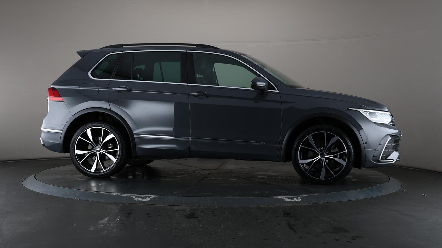 Used Volkswagen Tiguan 2023 for sale - 76408936: Photo 60