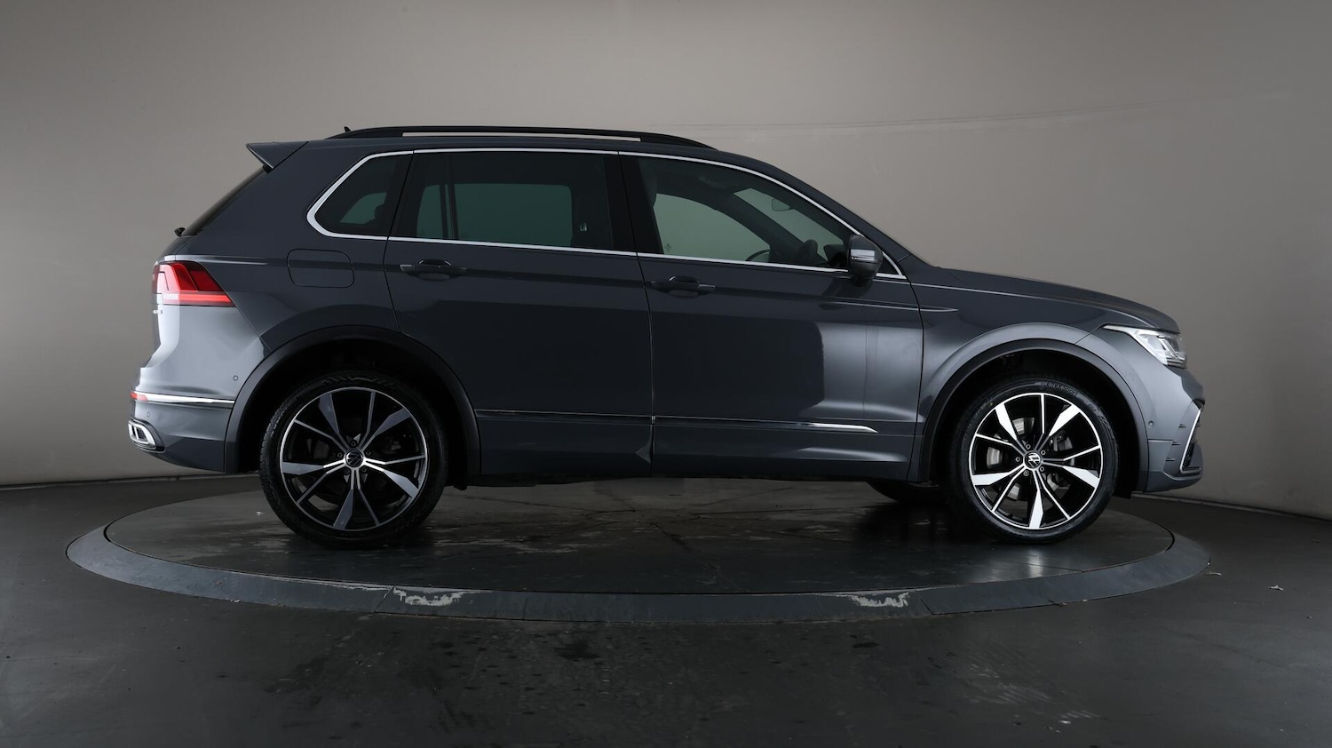 Used Volkswagen Tiguan 2023 for sale - 76408936: Photo 62