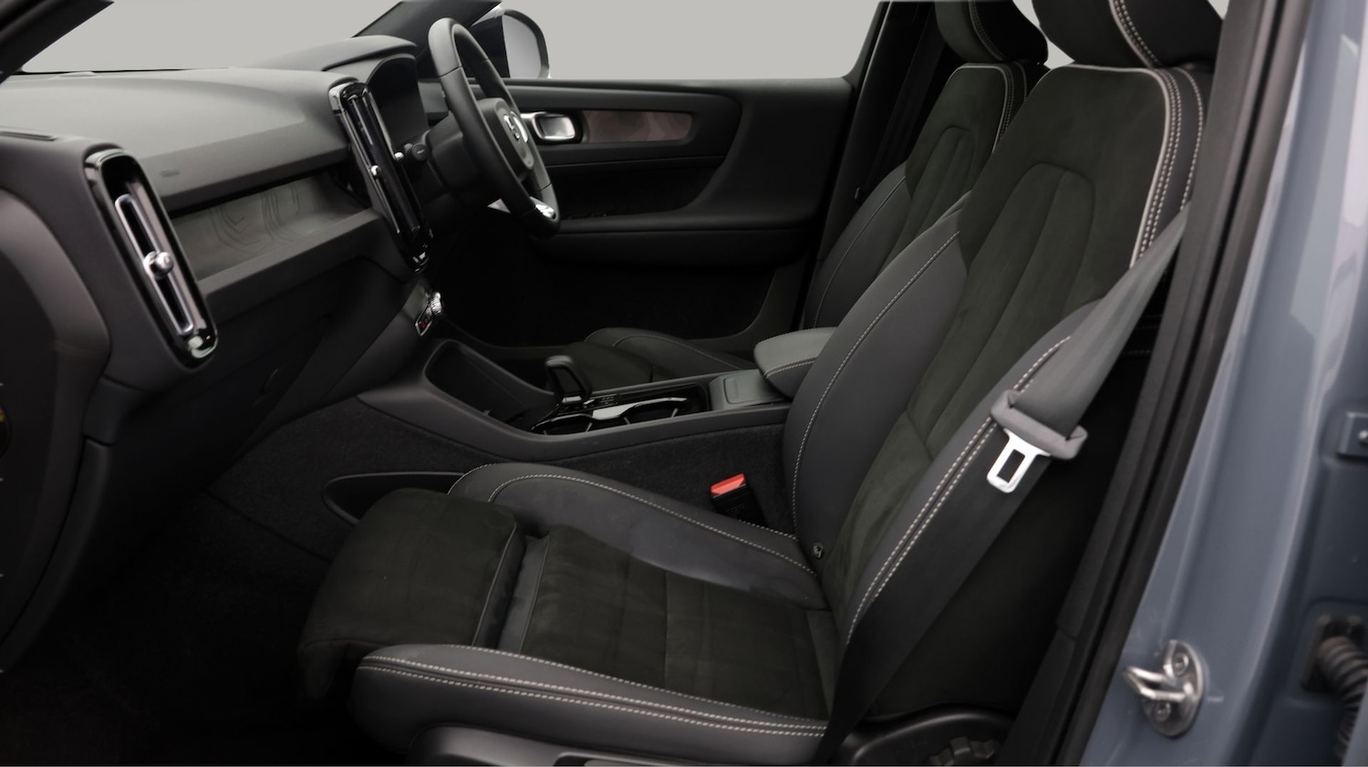 Used Volvo XC40 2023 for sale - 77618657: Photo 14