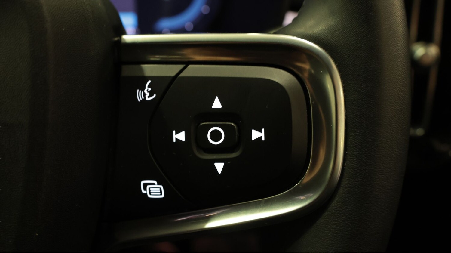 Used Volvo XC40 2023 for sale - 77618657: Photo 22